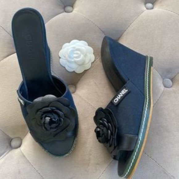 CHANEL Canvas Camellia Wedge Sandals 39 Black - Picture 1 of 7